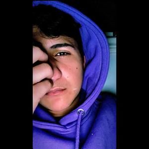 Meet your Posher, Cesar